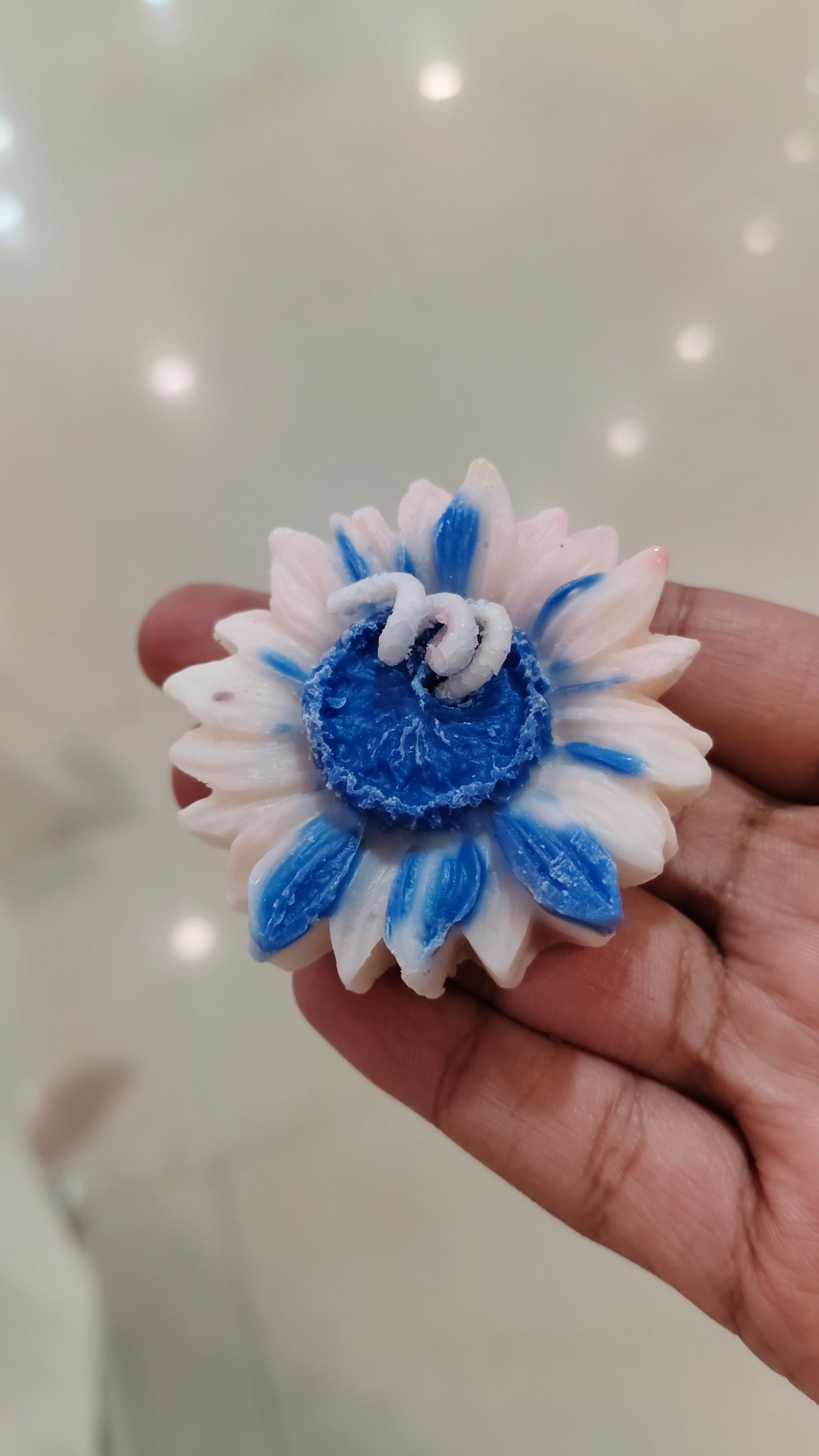 π»β¨ A Sunflower Floating Candle