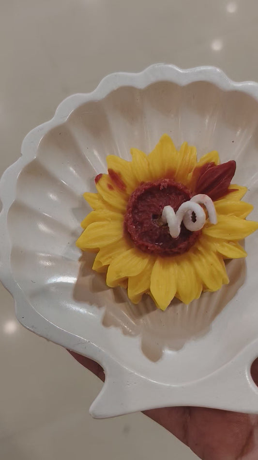 🌻✨ A Sunflower Floating Candle